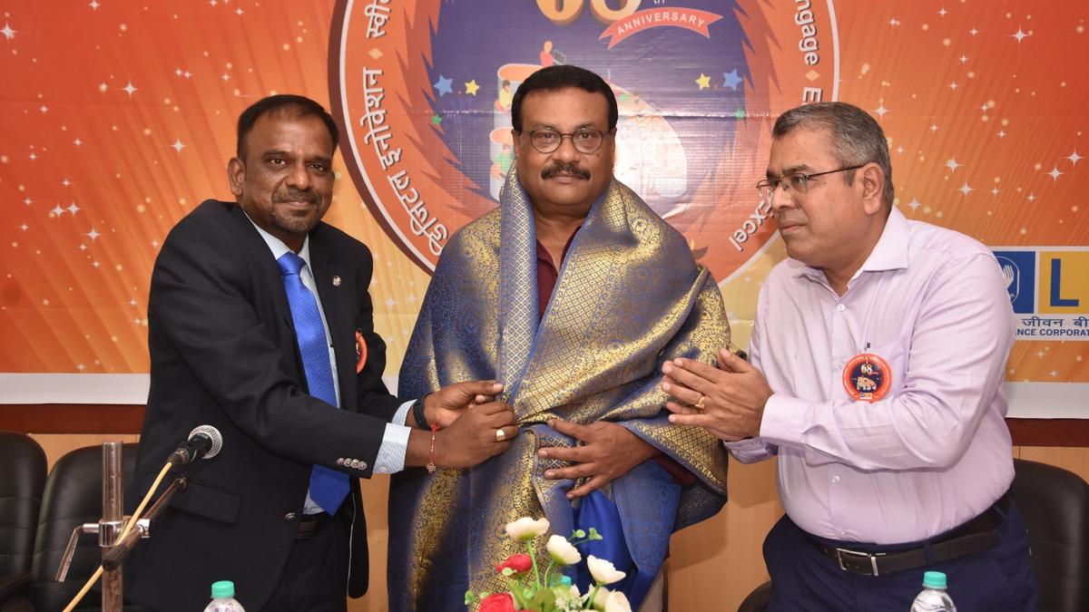 LIC  Chennai, Division 2 holds 68th anniversary celebrations